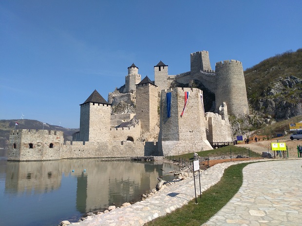 Почаст Милени Павловић Барили у Голубачком граду